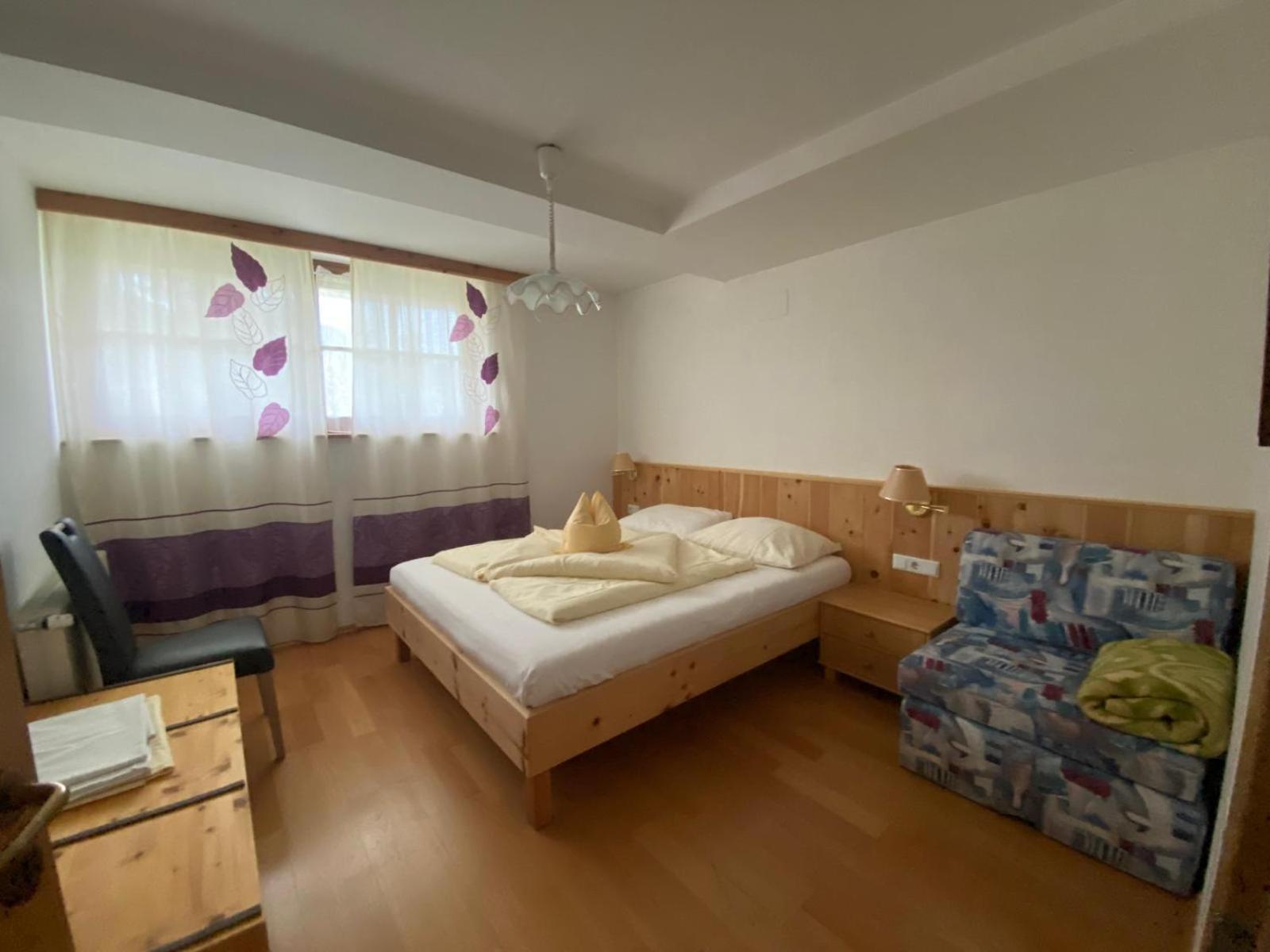 Lake & River Hotel Кареца ал Лаго Екстериор снимка
